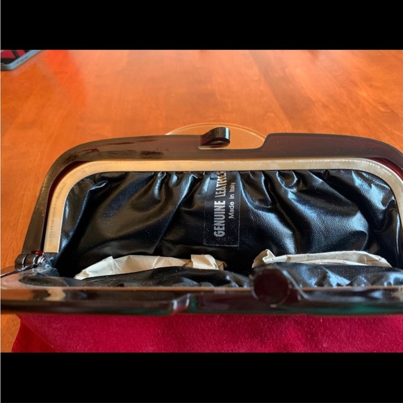 Italian Suede Clutch. Maroon.
Bakelite Closure - Picture 3 of 7